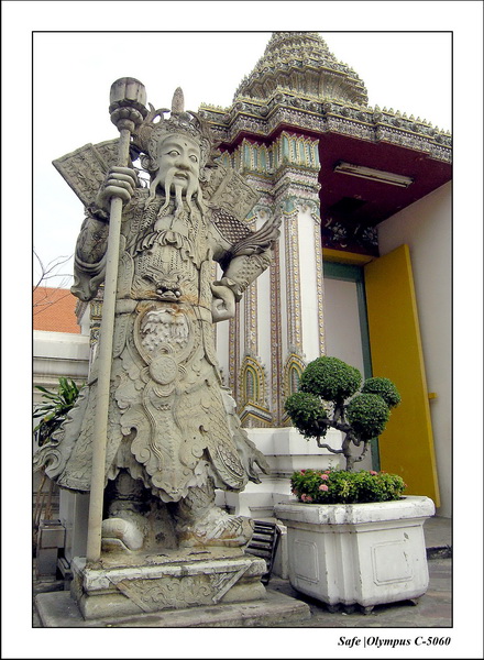 2005 - 07 - Bangkok - wat poh 17.JPG